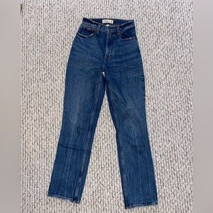 Abercrombie Ultra High Rise 90s Straight Jean